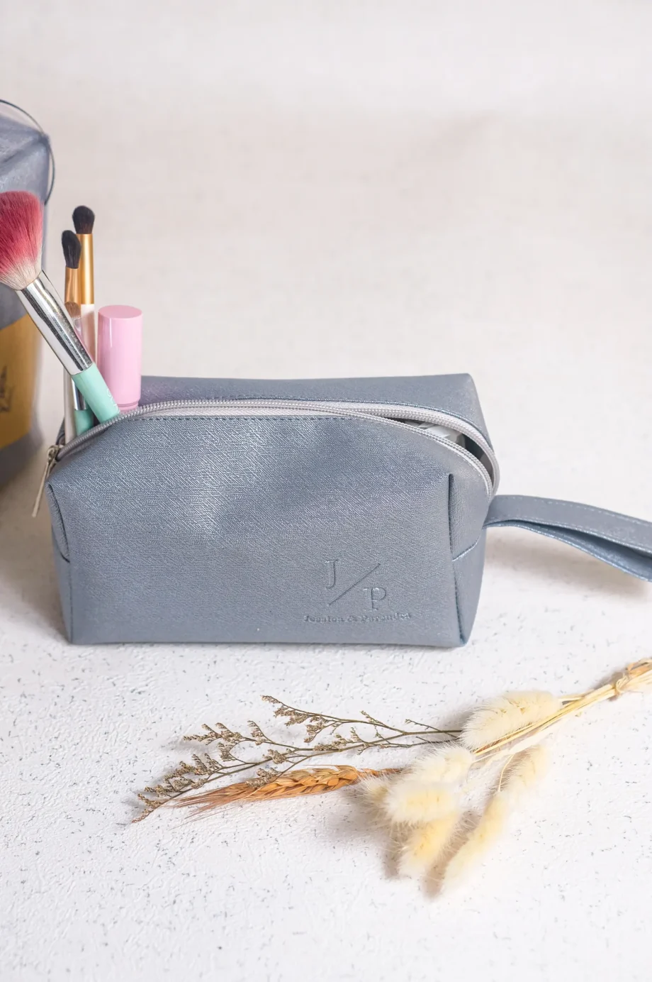 Aisy Pouch