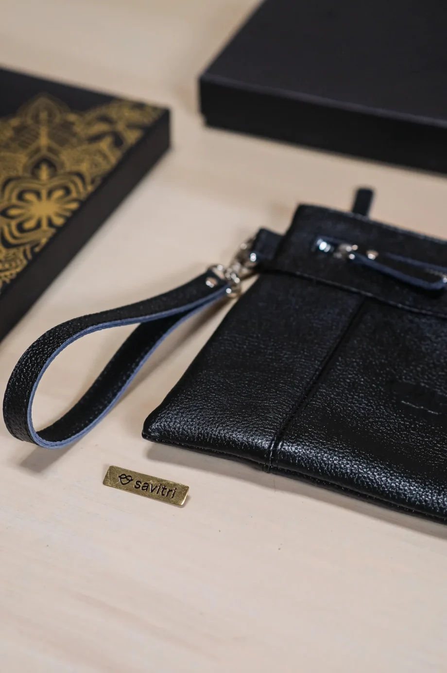 Ayesha Leather Set