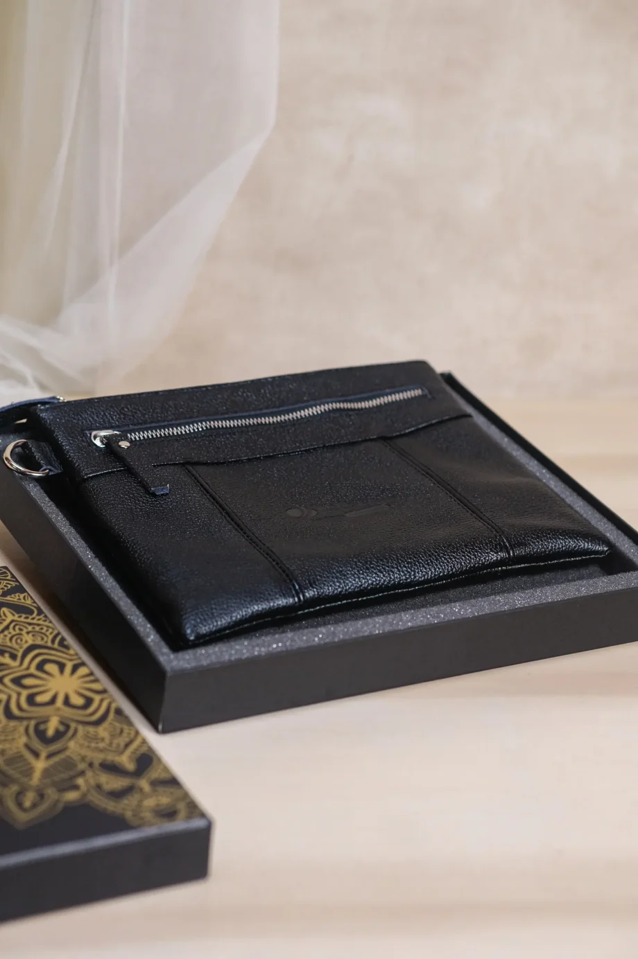 Ayesha Leather Set